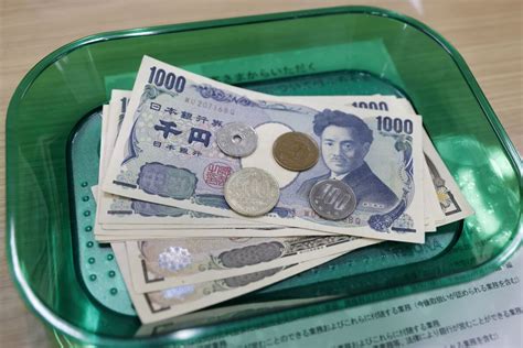 5000円プレゼント：なぜ私たちはお金に夢中になるのか？